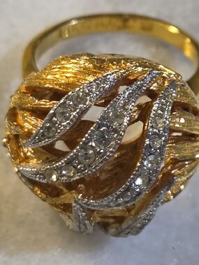 Vintage Dome Gold-Tone Crystal Wave Cocktail Ring - Women's Jewelry  18KT KGE